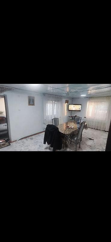 Бөлмөлөр: 63 м², 4 бөлмө, Забор, тосулган — 2