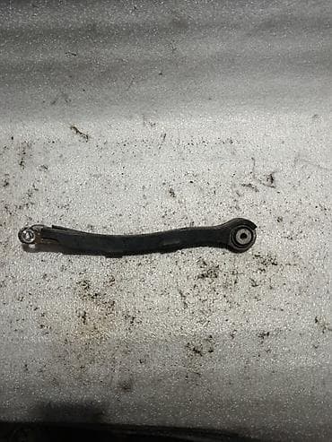 нижний рычаг: Рычаг (тяга) подвески автомобиля Описание: - Деталь подвески с — 2