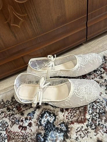 шлепки lining: Ажурные балетки цвета айвори/молочного оттенка. - Материал верха — 1