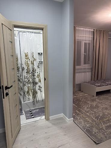 Посуточная аренда комнат: Сдаётся комната с двумя односпальными кроватями и отдельным санузлом — 5