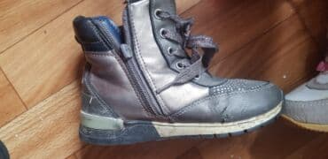 Детская обувь: Продаю сапоги осень - зима для девочки белый 26 размер зима осень. в — 7