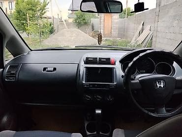 Продажа авто: Honda Fit: 2001 г., Автомат, Бензин, Хэтчбэк — 5