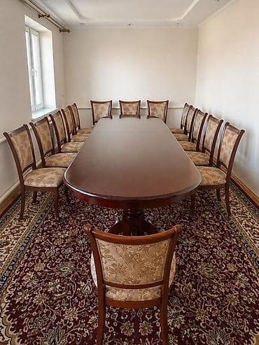 старый уголок: Стол и стул для зала, Б/у, Самовывоз, цвет - Коричневый — 1