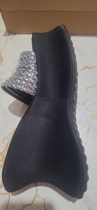 Личные вещи: ✨ Продам новые женские шлёпанцы со стразами ✨ Продаются стильные — 4
