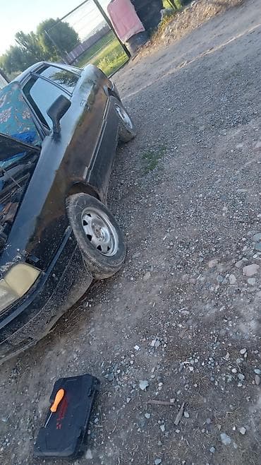 185 65 р14: Audi 80: 1988 г., Механика, Бензин, Седан — 2