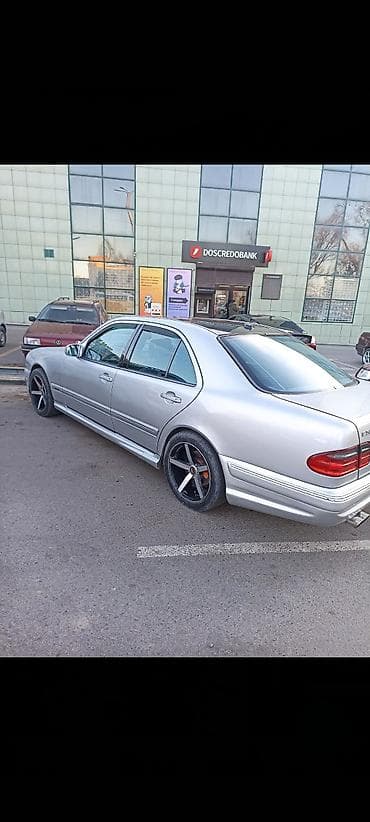 Mercedes-Benz E-Class: 2001 г., 3.2 л, Автомат, Бензин, Седан