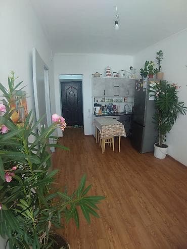 1 комната, 32 м², Индивидуалка, 2 этаж, Косметический ремонт at lalafo.kg 1 комната, 32 м², Индивидуалка, 2 этаж, Косметический ремонт