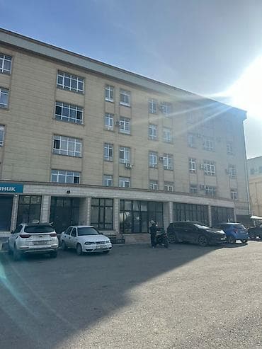 Недвижимость: 1 этаж Первая линия Площадь: 630 м² Арендная ставка: 5 $/м² Сдаётся — 3