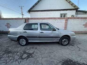 Volkswagen Vento: 1993 г., 1.8 л, Механика, Бензин, Седан