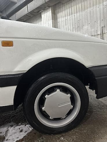 3 sfe: Volkswagen Passat Variant: 1990 г., Ручные, Бензин, Универсал — 7