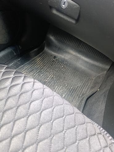 меняю варианты: Volkswagen Passat: 2002 г., 2 л, Автомат, Бензин, Седан — 7
