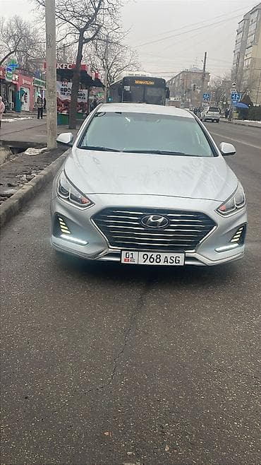 highlander 2012: Hyundai Sonata, чёрный седан бизнес-класса. Кузов и экстерьер: - — 3