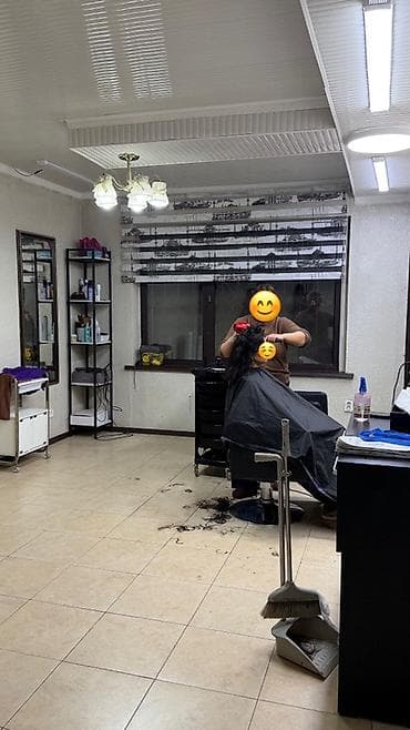 массажные салоны: Косметологическая студия 85 м², 4 комнаты, С ремонтом, С оборудованием, Многоэтажное жилое здание, Отдельный вход — 3