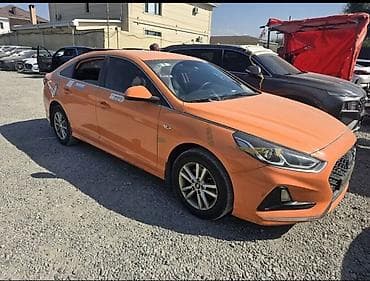 оранжевая соната: Hyundai Sonata: 2019 г., Автомат, Бензин, Седан — 3