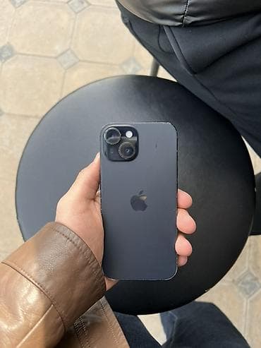 IPhone 15, Б/у, 128 ГБ, Черный, Чехол, 80 %