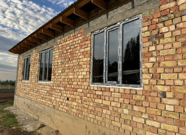 ворота для дачи: Кирпичный дом с пластиковыми окнами - Стены из полнотелого кирпича с — 1