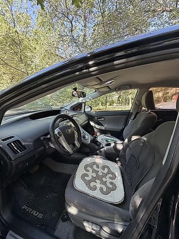 Продажа авто: Toyota Prius: 2014 г., 1.8 л, Автомат, Бензин, Седан — 8