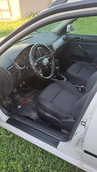 купить колесный экскаватор бу: Volkswagen Golf: 2003 г., 2 л, Механика, Газ, Универсал — 6