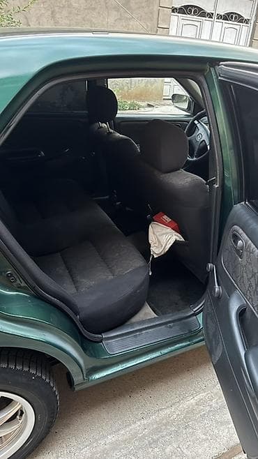 Mazda 626: 1998 г., 1.8 л, Механика