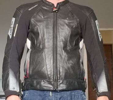 на железных номерах: Мотокуртка кожанная Taichi, б/у состояние близко к идеалу, 52 размер — 2