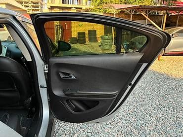 Chevrolet Volt: 2013 г., 1.4 л, Гибрид, Лифтбек — 6