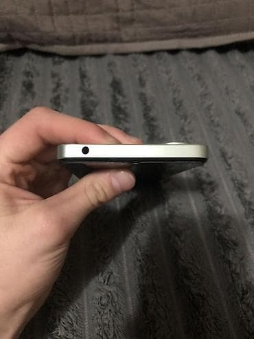 gtx 3060: Смартфон на Android с каплевидным вырезом под фронтальную камеру и — 3