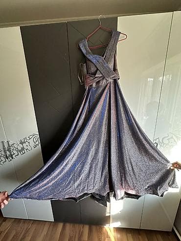 красивые платья: Вечернее платье в пол с эффектом мерцания. - Фасон: А-силуэт, пышная — 1