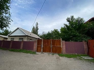 Үйлөр: Продается одноэтажный жилой дом с участком. 170.000 долларов, Торг — 1