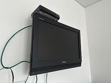 Телевизор TOSHIBA REGZA с настенным креплением. и плюс ресивер OPENBOX