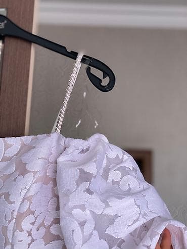 клубном: Продаю платье для выпускного вечера. Производство Турция. По фигуре — 7