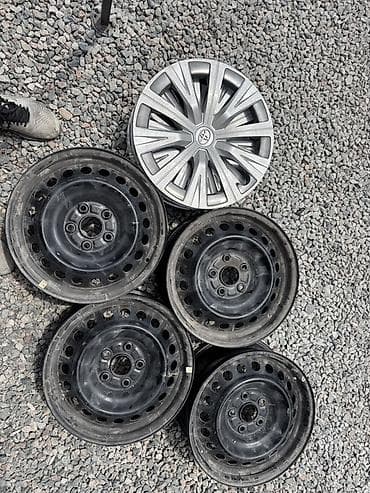 Комплект стальных дисков R16 для Toyota + один декоративный колпак lalafo.kg да Комплект стальных дисков R16 для Toyota + один декоративный колпак