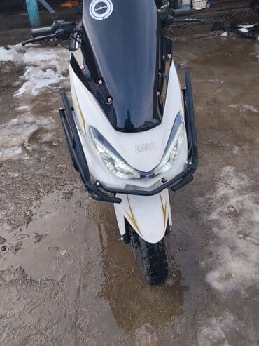 купить новый мотоцикл в бишкеке: Макси-скутер 150 куб. см, Бензин, Новый — 6