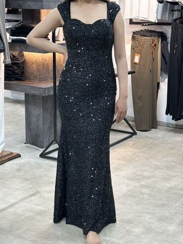 черное платье в пол с открытой спиной: Вечернее платье, А-силуэт, Длинная модель, С рукавами, С пайетками, M — 9