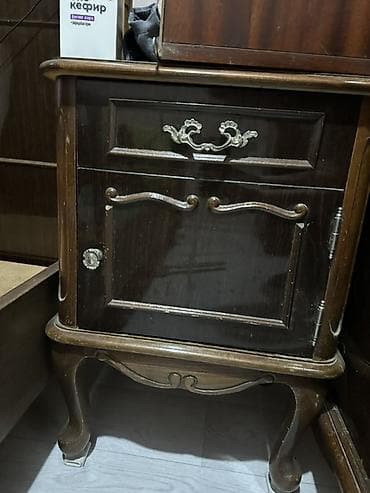 спальный гарнитур бишкек цены фото: Продаю Спальный гарнитур в классическом стиле, тёмное дерево, глянец — 3