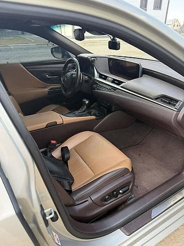 новый лексус: Lexus ES: 2019 г., 2.5 л, Вариатор, Гибрид, Седан — 4