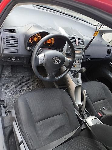 mazda a6: Toyota Auris: 2007 г., 1.6 л, Бензин, Хэтчбэк — 7