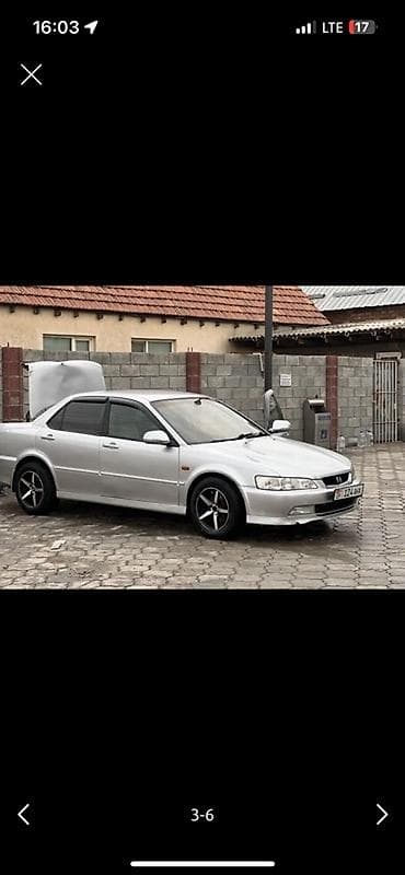 Honda Accord: 1998 г., 2 л, Автомат, Бензин, Седан