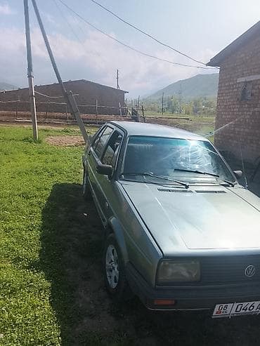 mersedes r18: Volkswagen Jetta: 1987 г., Седан — 5
