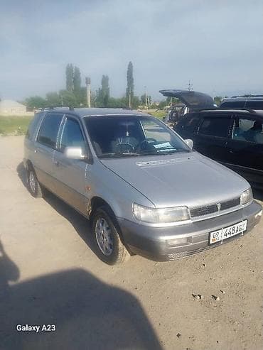 Mitsubishi Space Runner: 2000 г., 2 л, Автомат, Бензин, Минивэн