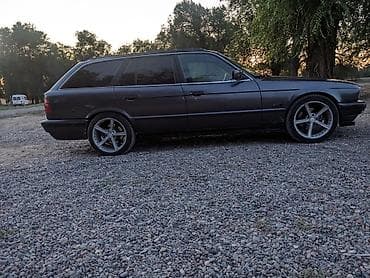 решетка g30: BMW 5 series: 1995 г., 2 л, Механика, Бензин, Универсал — 1