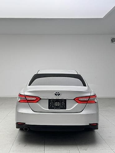 Toyota Camry: 2017 г., 2.5 л, Вариатор, Гибрид, Седан — 6
