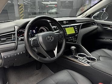 продаю тайота калдина: Toyota Camry: 2020 г., Автомат, Седан — 3