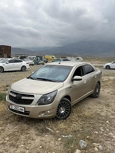 бар авто: Chevrolet Cobalt: 2013 г., Кол менен иштөөчү, Бензин, Седан — 1