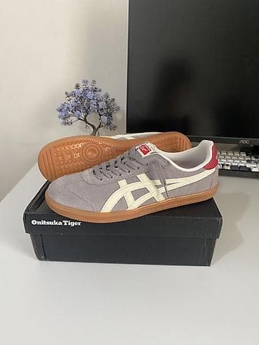 Мужские кроссовки, 42.5, 43, Новый, цвет - Серый, Платная доставка, Самовывоз