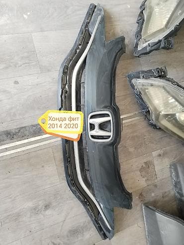 радиятор: Решетка радиатора Honda Б/у, Оригинал — 1