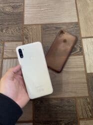 куплю ноутбук бу: Samsung Galaxy A11, Б/у, 32 ГБ, цвет - Белый, 1 SIM, 2 SIM — 1