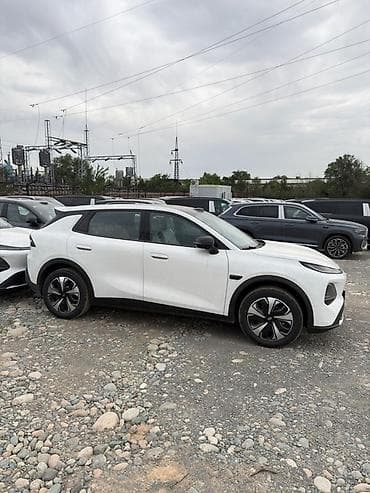 2026: Changan Qiyuan Q05: 2026 г., Электромобиль — 3