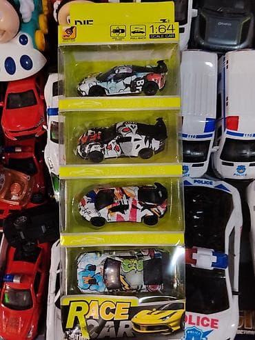 Набор игрушечных машинок RACE CAR 1:64 - Масштаб: 1:64 - Материал