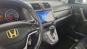 Honda (салон, интерьер) — кожаный чёрный салон с мультимедийной