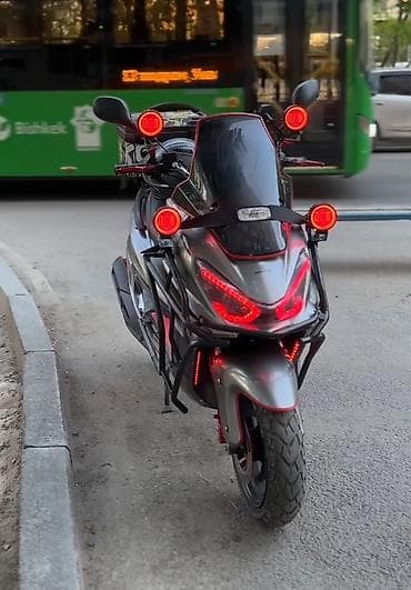 Кумурска мотороллер: Макси-скутер 150 куб. см, Бензин, Колдонулган — 2